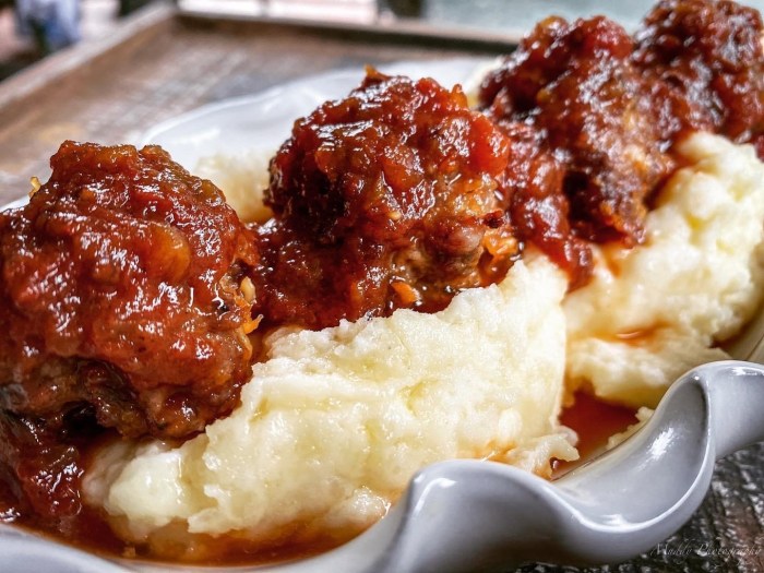 Recipe for meatballs with chili sauce