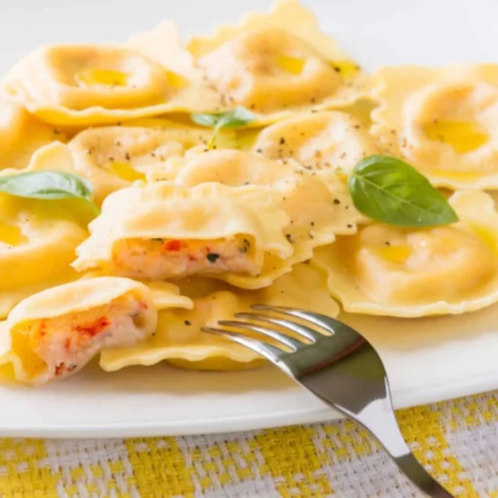 Recipe for lobster ravioli with cream sauce