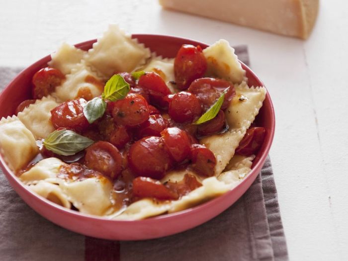 Ravioli in tomato sauce recipe